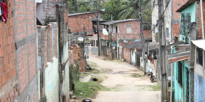 Prefeitura começa reforma em casas de famílias carentes 