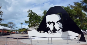 Salvador-Monumento-de-Bel-Borba-em-homenagem-a-Irmã-Dulce