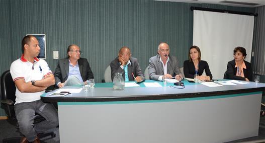 Câmara debate cobrança de estacionamentos em shoppings