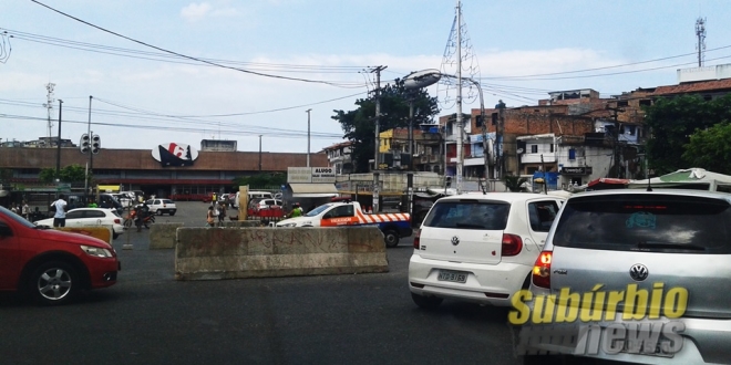 Largo do Luso bloqueado 