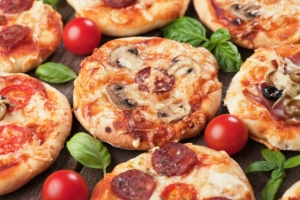 Mini pizzas sortidas para criança - Mundo Positivo
