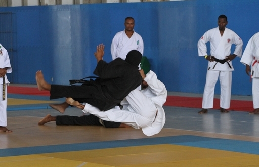 Jovens do Rio Sena participam de copa de Karatê em Simões Filho