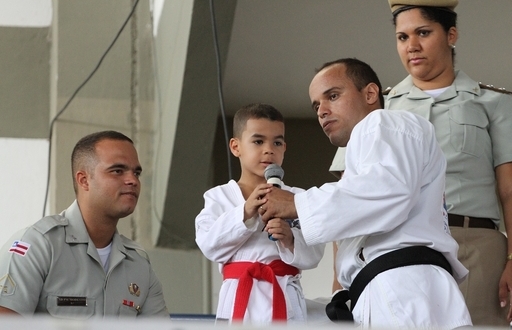 Jovens do Rio Sena participam de copa de Karatê em Simões Filho