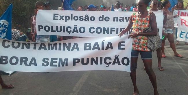 Manifestantes reclamam de falta de apoio aos pescadores - Erica Conceição | Divulgação