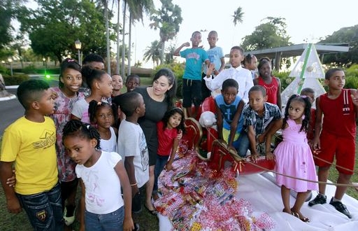 Foto: Mateus Pereira/GOVBA Crianças de Abrigos recebem da campanha "Seja o Papai Noel de uma Criança" presentes no Palácio de Ondina.