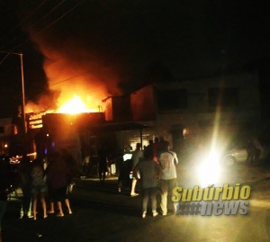 Incêndio em Paripe - Foto: Maura Vieira / Subúrbio News 