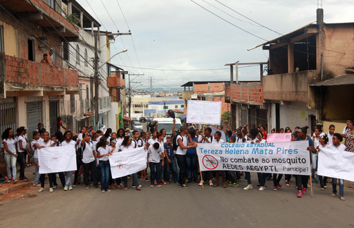 Secretaria de Educação em parceria com o Instituto Anísio Teixeira e a Fundação Oswaldo Cruz, realizam ações de combate ao mosquito aedes aegypti no Colégio Estadual  Tereza Helena Mata Pires. Foto: Camila Souza/GOVBA