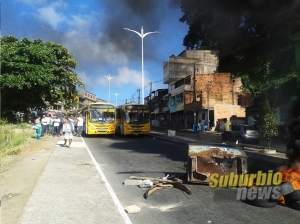 Protesto na Avenida Suburbana na região de Plataforma - Foto: Rosy Silva