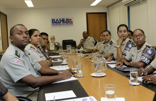 Comandantes das Bases Comunitárias de Segurança participam de palestra sobre relacionamento com a imprensa. Foto: Camila Souza/GOVBA