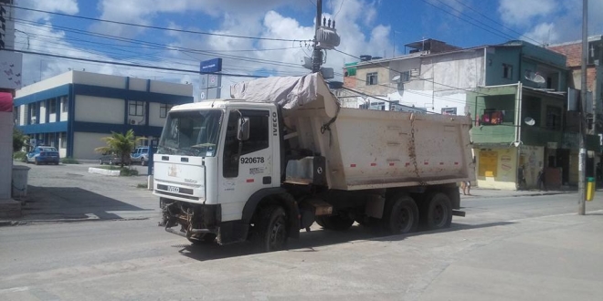 Caçamba abandonada 