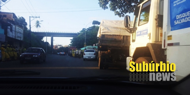 Trabalhadores da limpeza em Salvador  - Foto: Rebeca Figueiredo