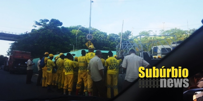 Trabalhadores da limpeza em Salvador  - Foto: Rebeca Figueiredo