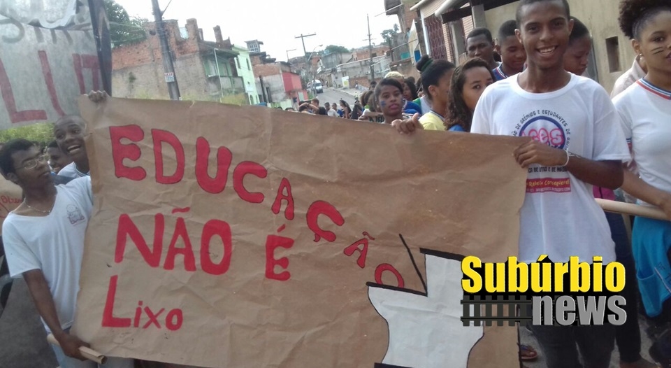 Alunos protestam na Suburbana - Fotos: Meison Santos