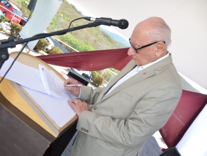 Dr. Geraldo Leita assina ordem de serviço do Núcleo de Câncer da Mulher