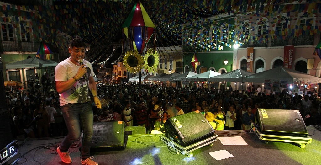 Show de João Almeida no Largo do Pelourinho - Foto - Carol Garcia - GOVBA