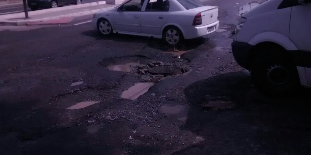 Buracos na Avenida Suburbana - Foto: Grupo de Whatsapp