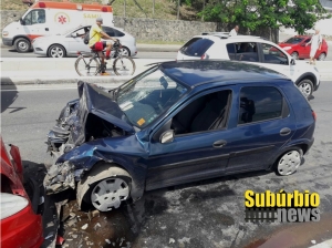 Acidente na Avenida Suburbana 4