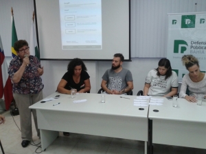 Particpação da vereadora Vânia Galvão no evento Conversa de Rua, promovido pela Defensoria Pública. Foto Ascom Vânia Galvão.