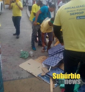 Prefeitura leva mercadorias de comerciantes no Largo do Luso 1