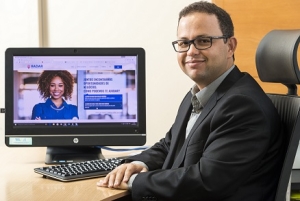 Salvador, Bahia Brasil, 03.03.2017 - Foto de Franklin Santos, diretor do Sebrae, com tela do "Radar". Foto: João Alvarez/ASN Bahia Esta fotografia oficial da Agência Sebrae de Notícias é disponibilizada apenas para uso jornalístico, podendo ser publicada por veículos noticiosos e assessorias de comunicação. Também está disponível para uso pessoal pelo(s) sujeito(s) que aparecem na imagem. A fotografia não pode ser manipulada de qualquer maneira e não pode ser utilizada em materiais publicitários, promocionais, comerciais ou políticos. É obrigatório, como previsto na lei do direito autoral ( n.º 9.610 de 19/02/1998), a divulgação do “nome do autor/ASN Bahia” junto com a própria imagem.